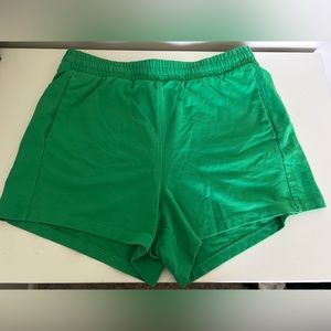 Size m Green Sweatshorts